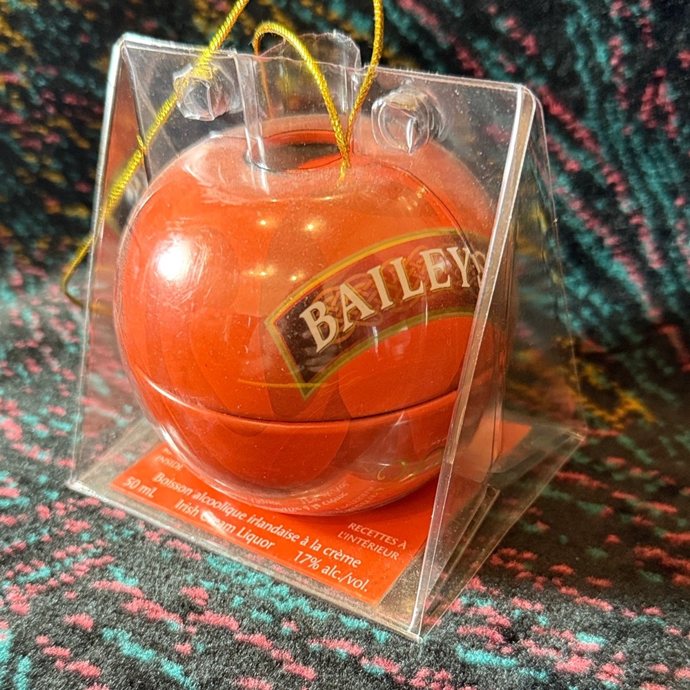 Baileys Red Apple Ornament (2005)